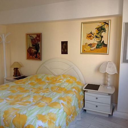 Two Bedroom Apartment Farmec Клуж-Напока Екстериор снимка