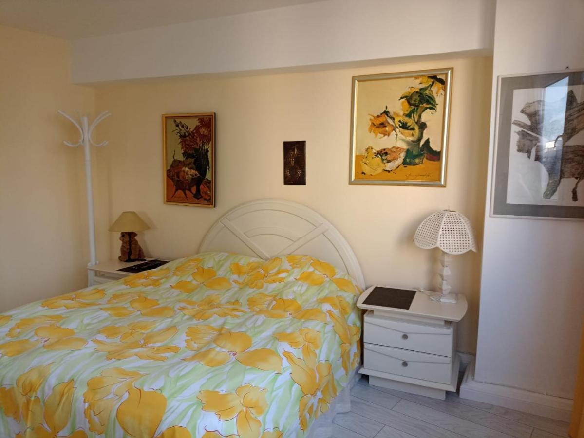 Two Bedroom Apartment Farmec Клуж-Напока Екстериор снимка