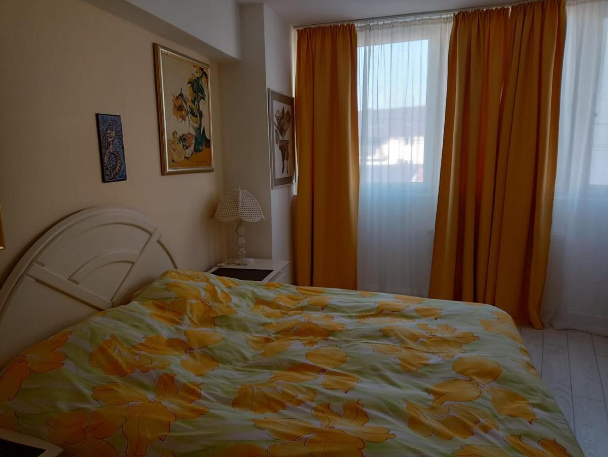 Two Bedroom Apartment Farmec Клуж-Напока Екстериор снимка