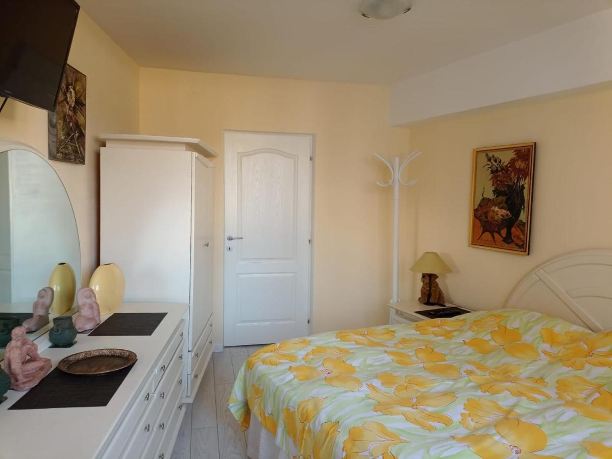 Two Bedroom Apartment Farmec Клуж-Напока Екстериор снимка