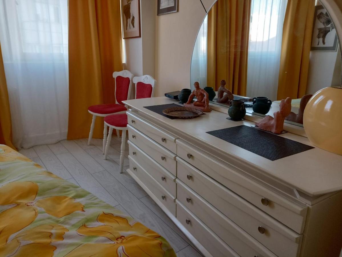 Two Bedroom Apartment Farmec Клуж-Напока Екстериор снимка