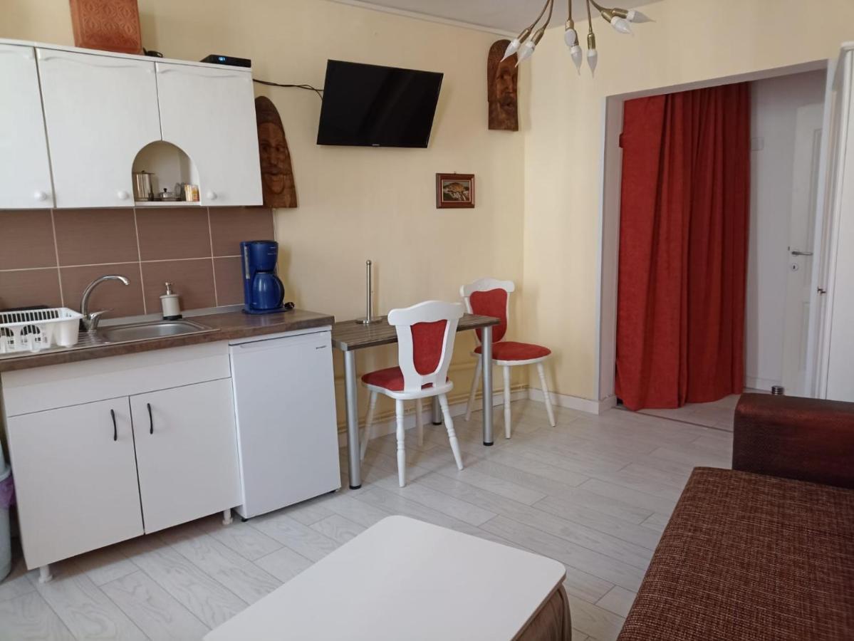 Two Bedroom Apartment Farmec Клуж-Напока Екстериор снимка